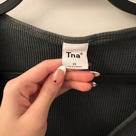 TNA Dark Grey Long Sleeve Crop Top - Picture 4 of 6